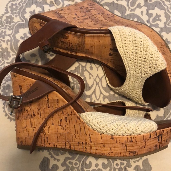 Altar’d State Macrame Wedges - Picture 4 of 4